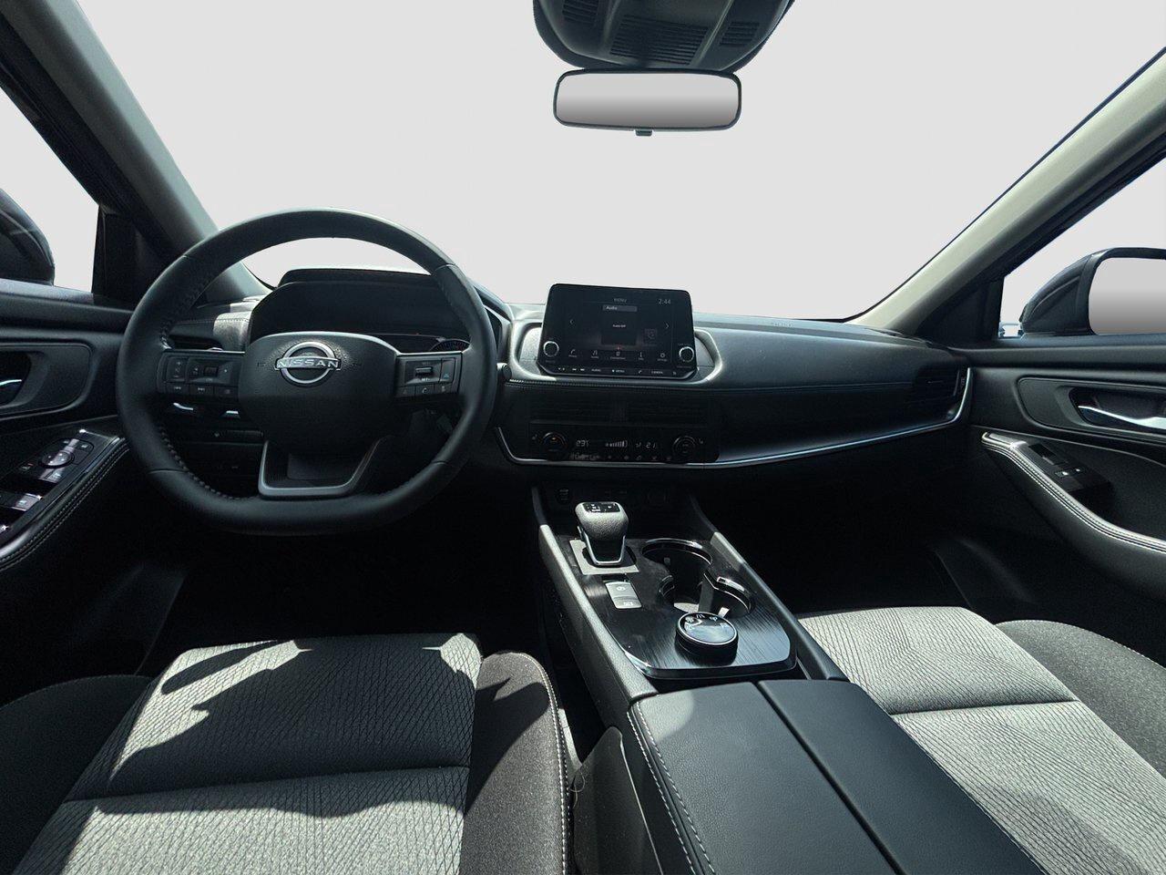 2026 Nissan Rogue SV MOONROOF Photo