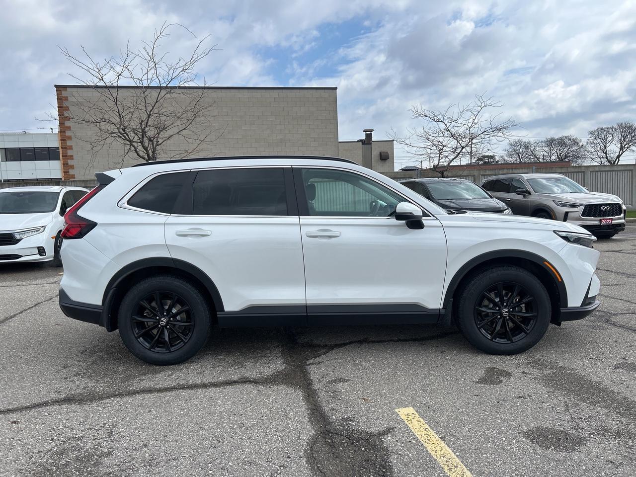 2024 Honda CR-V Sport CarPlay Rear Cam Sunroof Heated Seats Photo