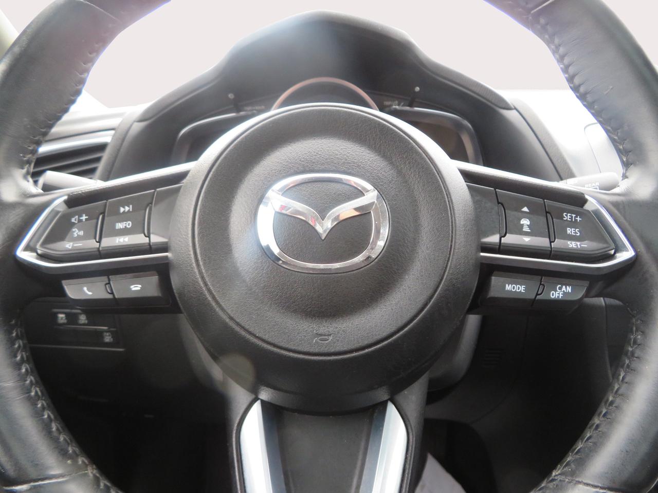 2017 Mazda MAZDA3 4DR HB SPORT GT Photo