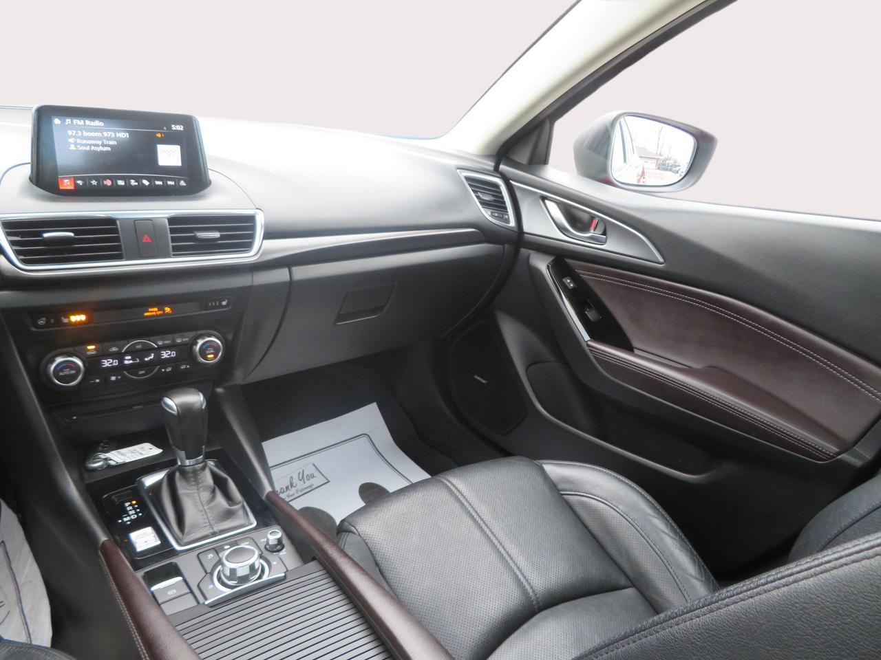 2017 Mazda MAZDA3 4DR HB SPORT GT Photo