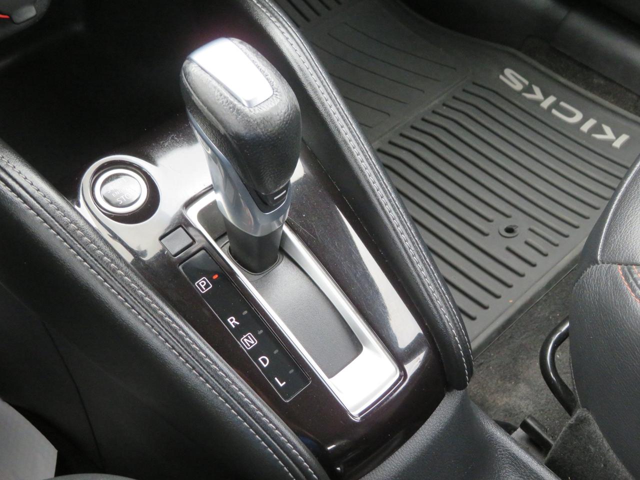 2020 Nissan Kicks SR FWD Photo