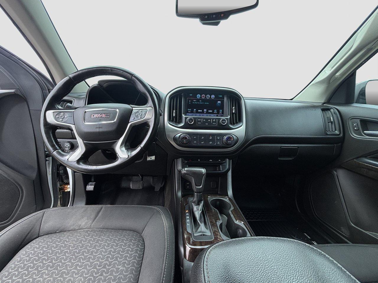 2017 GMC Canyon 4WD SLE Photo