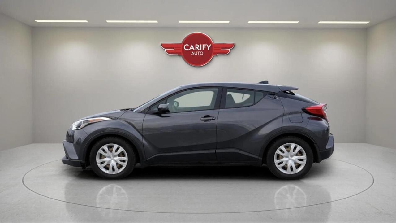 2019 Toyota C-HR LE - LOW KM! Photo4