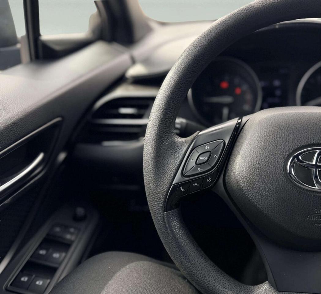 2019 Toyota C-HR LE - LOW KM! Photo