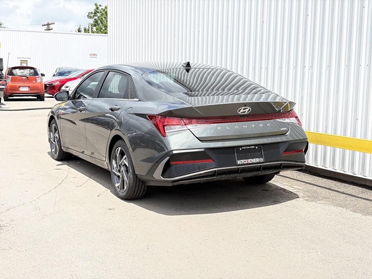 2025 Hyundai Elantra Luxury DCT   Leather   Roof   Navi   Remote Start   Heated Seats Photo