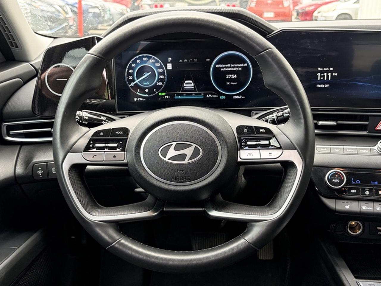 2025 Hyundai Elantra Luxury DCT   Leather   Roof   Navi   Remote Start   Heated Seats Photo