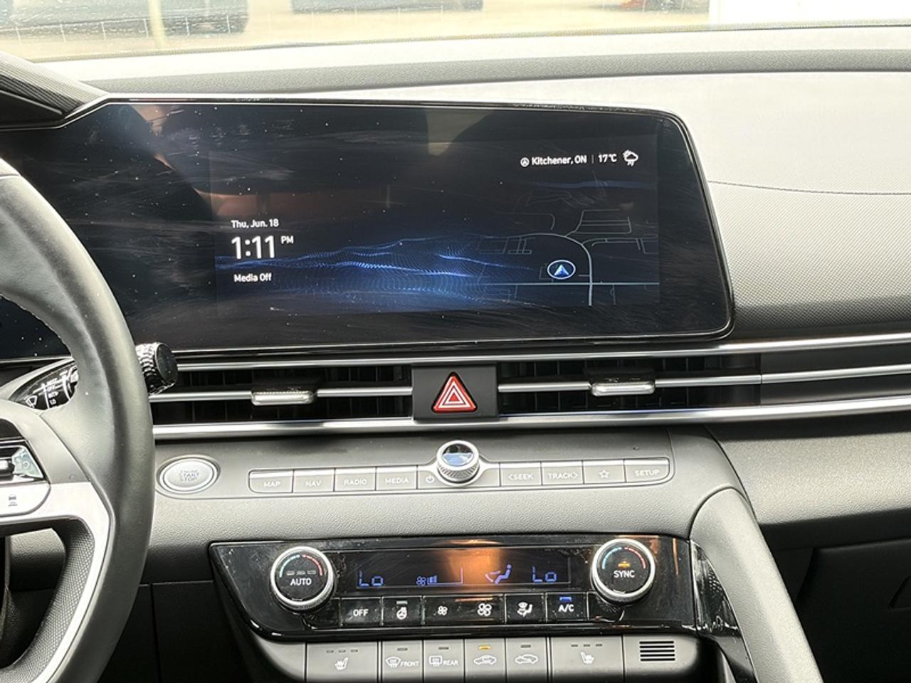 2025 Hyundai Elantra Luxury DCT   Leather   Roof   Navi   Remote Start   Heated Seats Photo