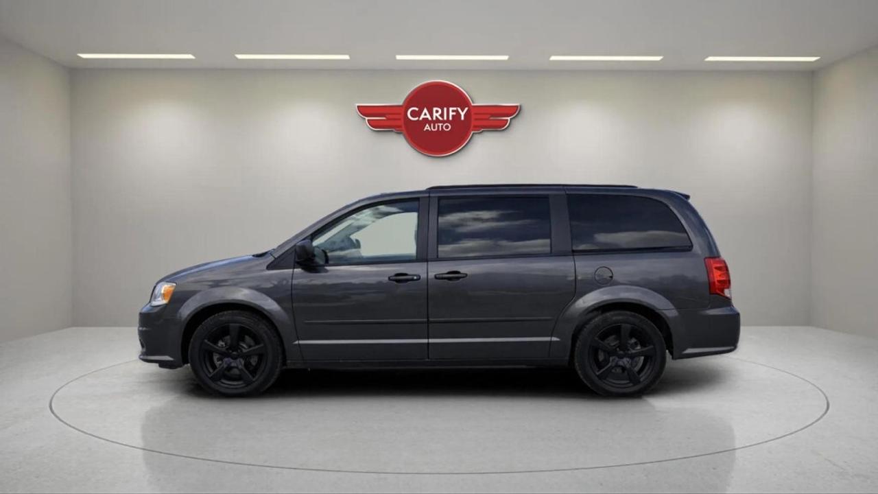 2017 Dodge Grand Caravan WITH BRUNO JOEY LIFT - WHEELCHAIR LIFT Photo4