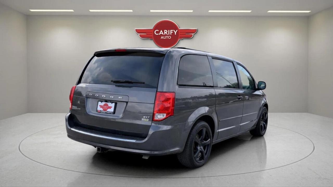 2017 Dodge Grand Caravan WITH BRUNO JOEY LIFT - WHEELCHAIR LIFT Photo