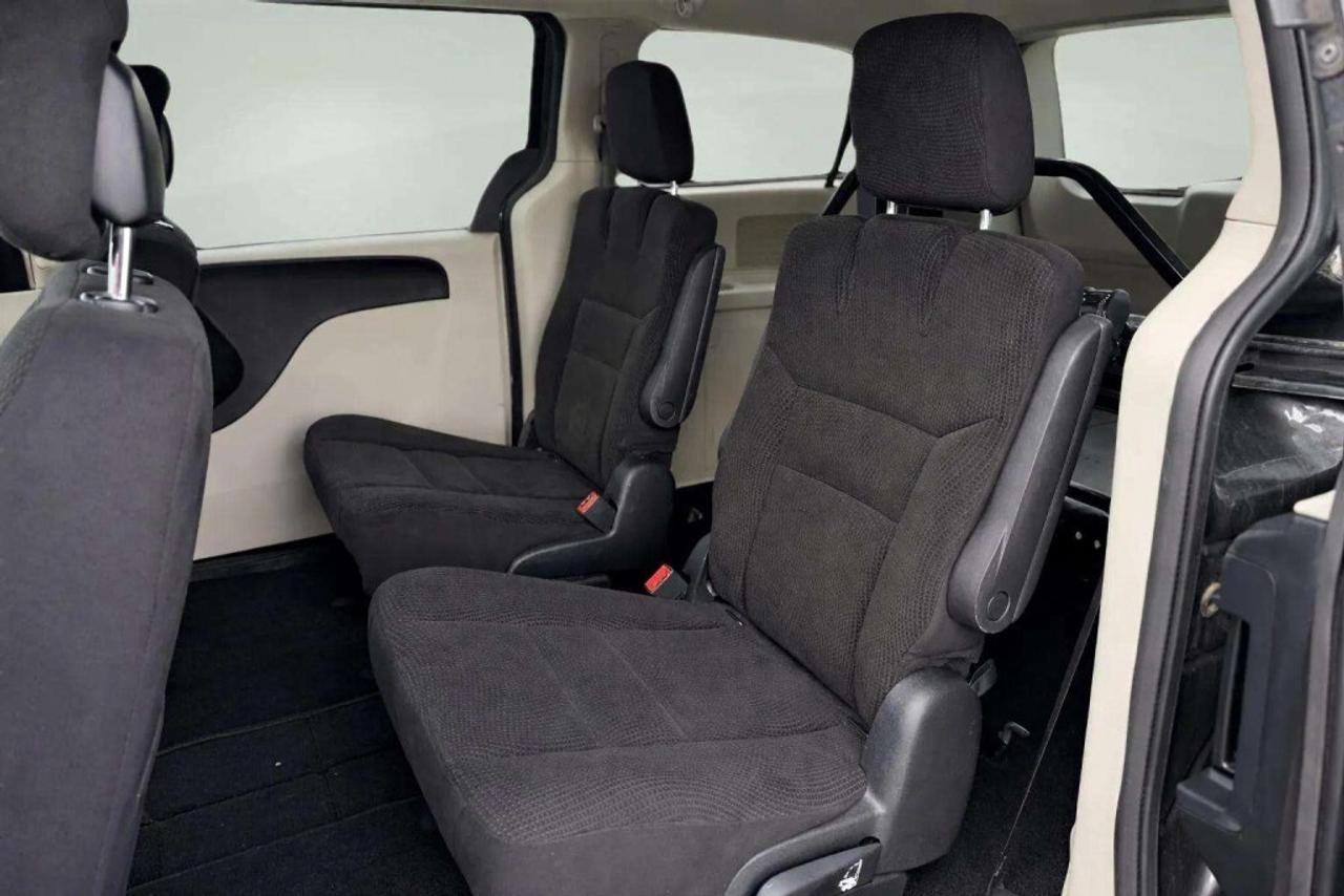 2017 Dodge Grand Caravan WITH BRUNO JOEY LIFT - WHEELCHAIR LIFT Photo