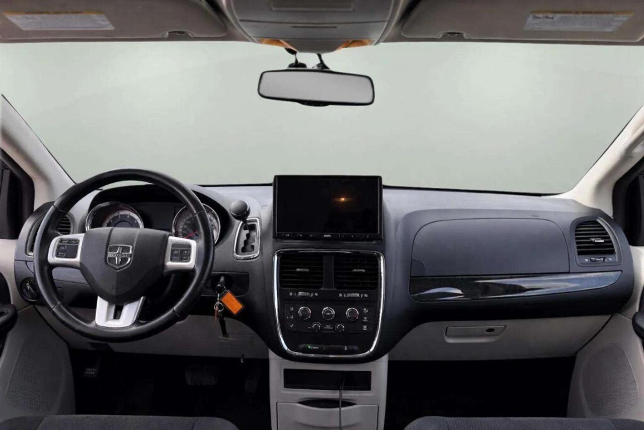 2017 Dodge Grand Caravan WITH BRUNO JOEY LIFT - WHEELCHAIR LIFT Photo