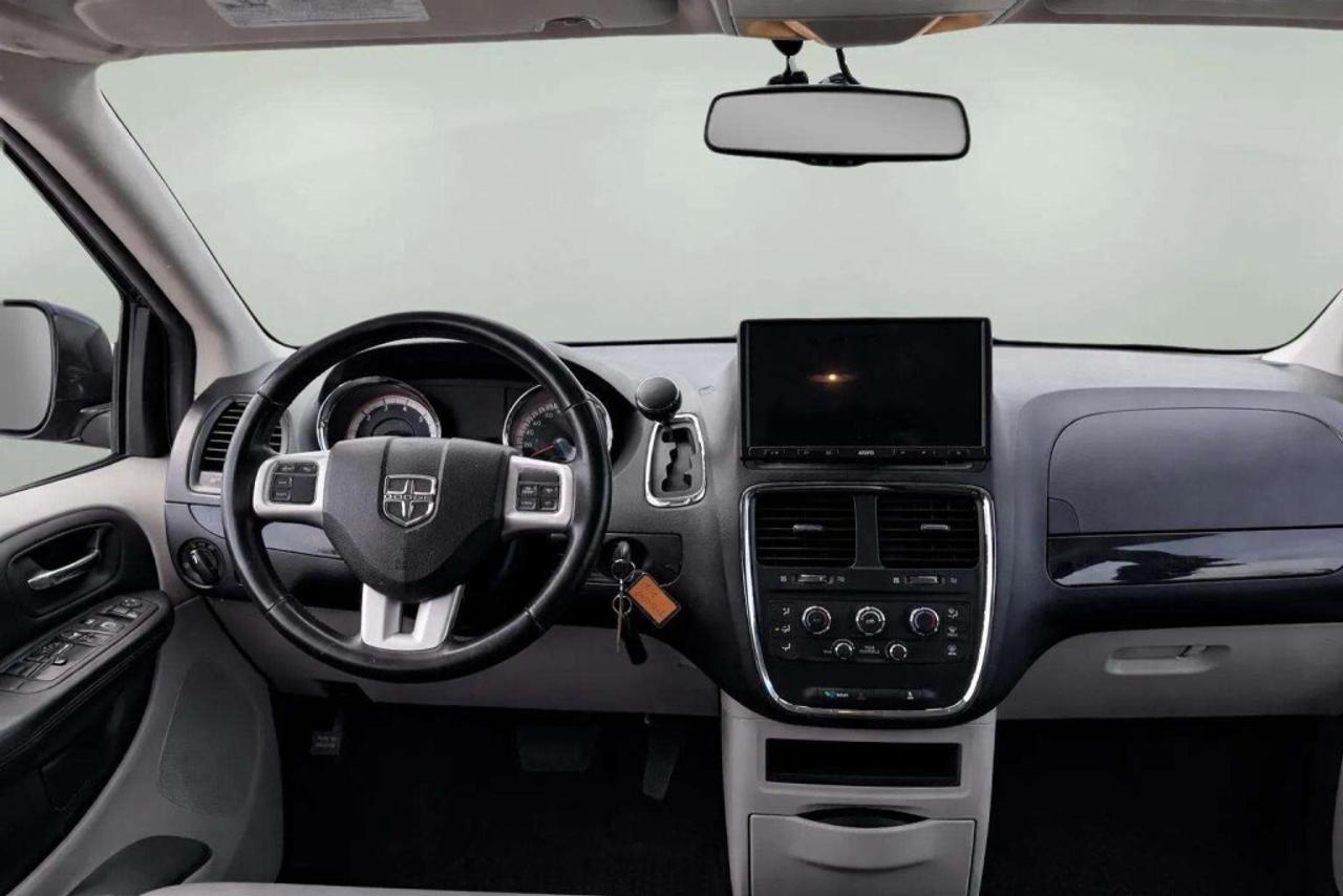 2017 Dodge Grand Caravan WITH BRUNO JOEY LIFT - WHEELCHAIR LIFT Photo