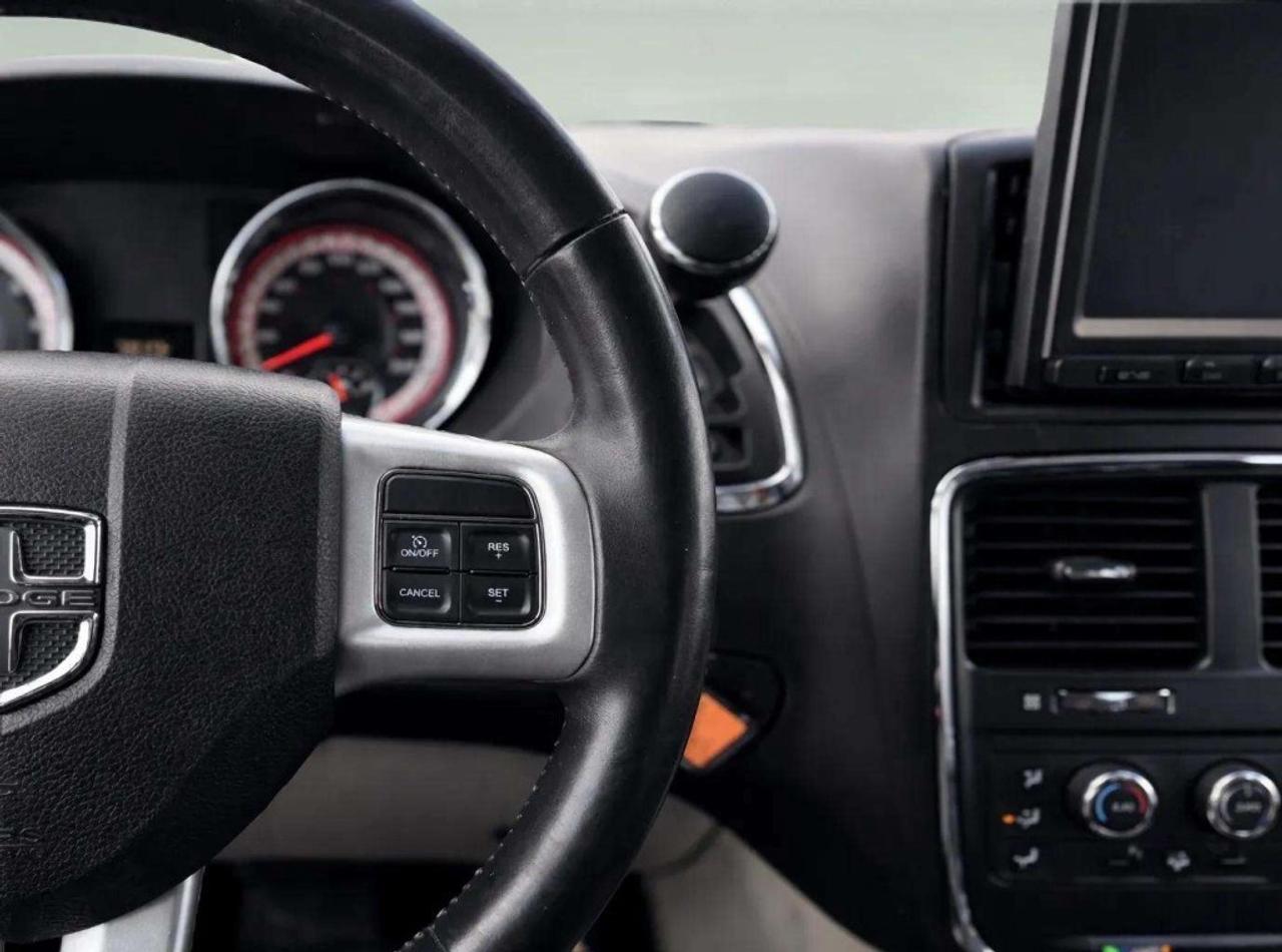 2017 Dodge Grand Caravan WITH BRUNO JOEY LIFT - WHEELCHAIR LIFT Photo