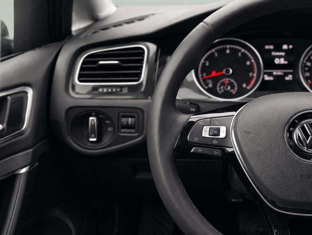 2020 Volkswagen Golf Comfortline  Automatic Photo