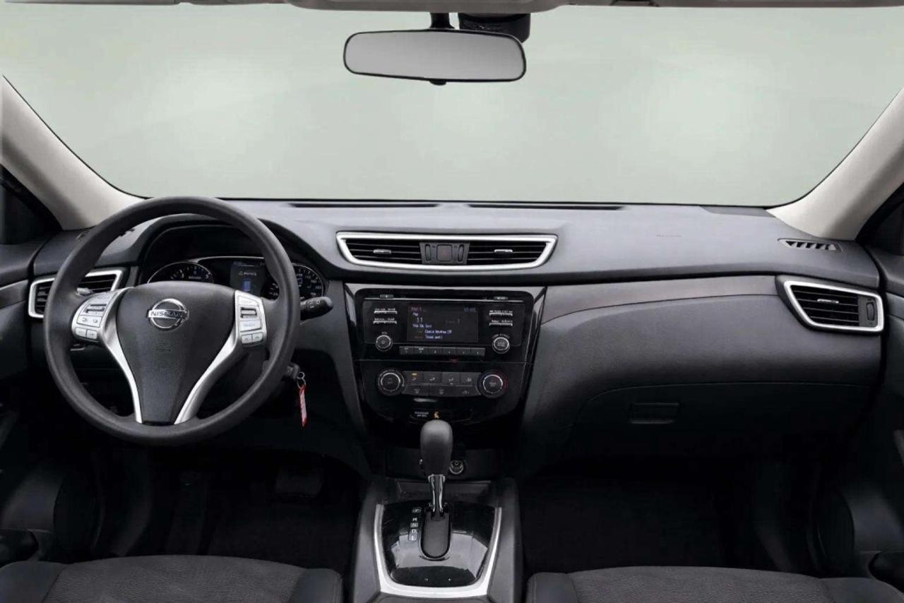 2015 Nissan Rogue S AWD Photo
