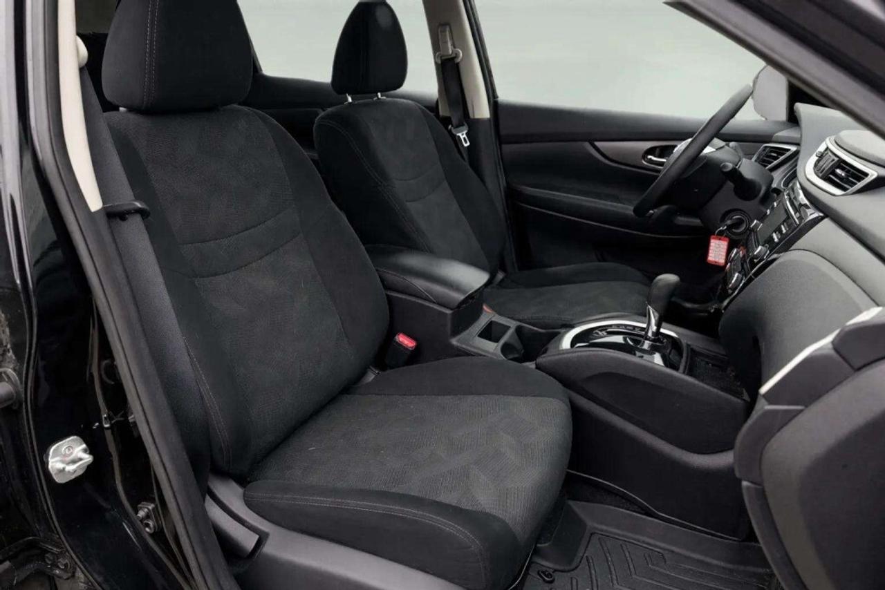 2015 Nissan Rogue S AWD Photo