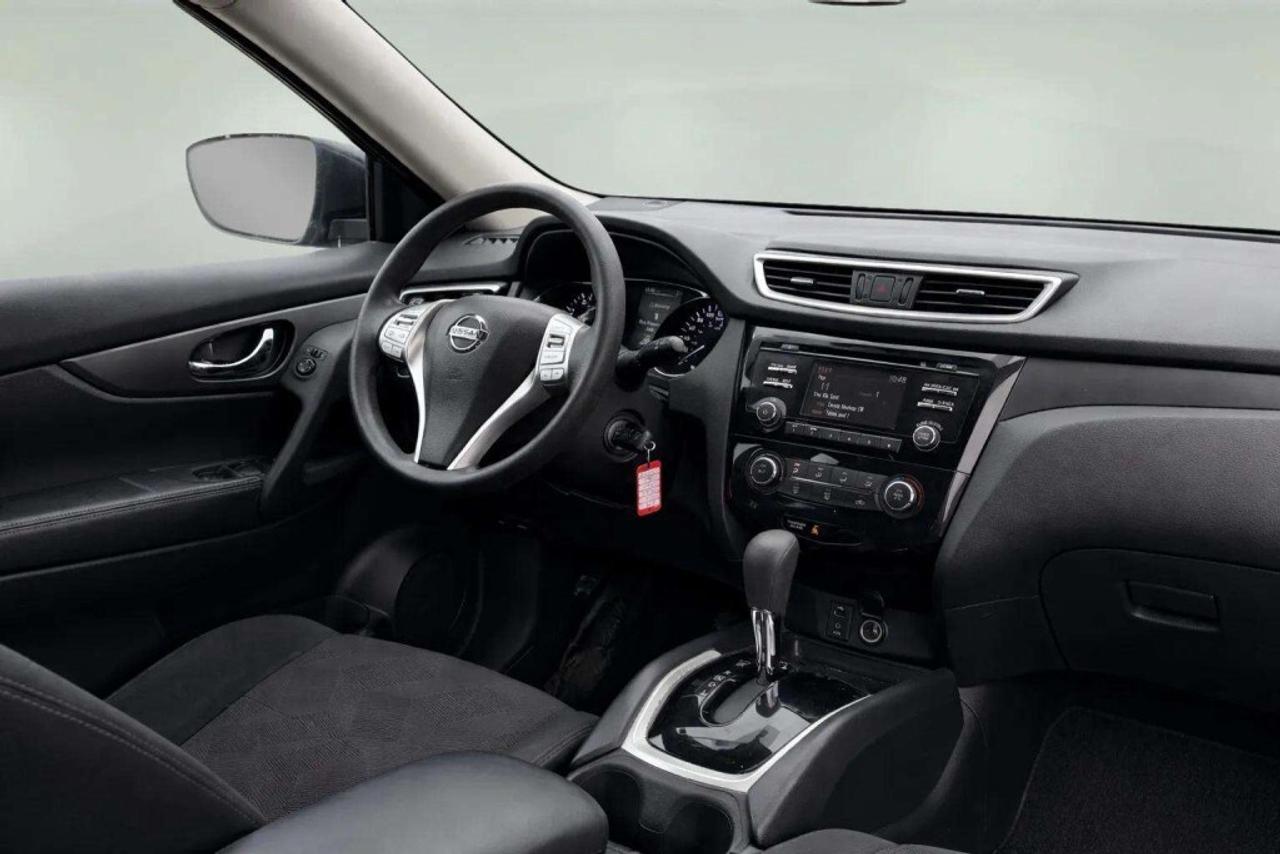 2015 Nissan Rogue S AWD Photo