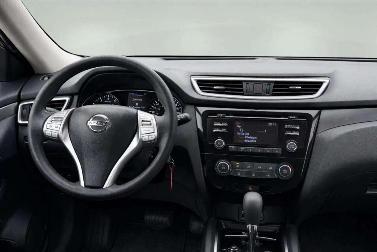 2015 Nissan Rogue S AWD Photo