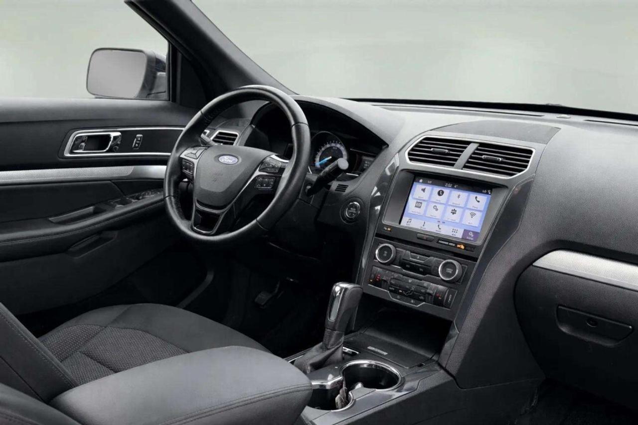 2017 Ford Explorer XLT FWD Photo