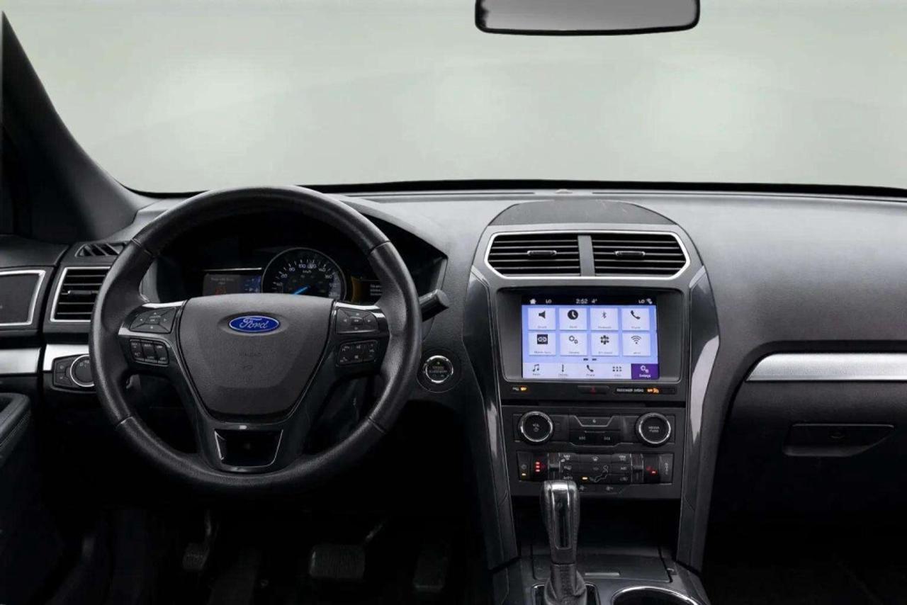 2017 Ford Explorer XLT FWD Photo