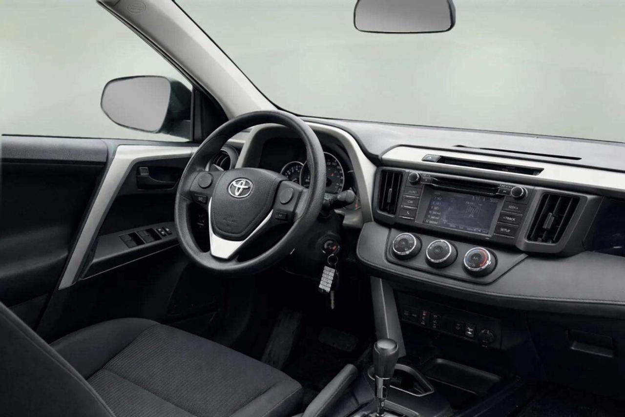 2016 Toyota RAV4 LE  All-wheel Drive Photo