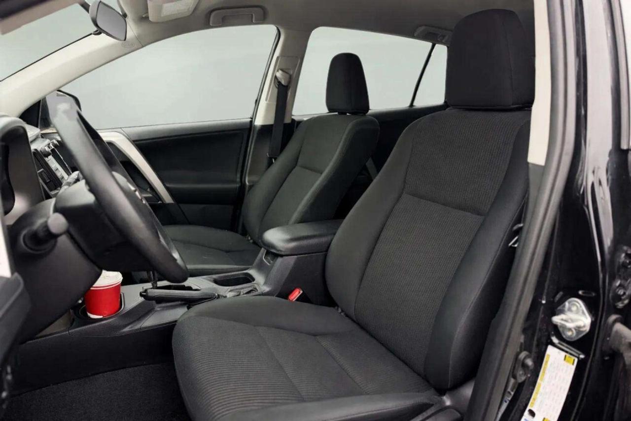 2016 Toyota RAV4 LE  All-wheel Drive Photo