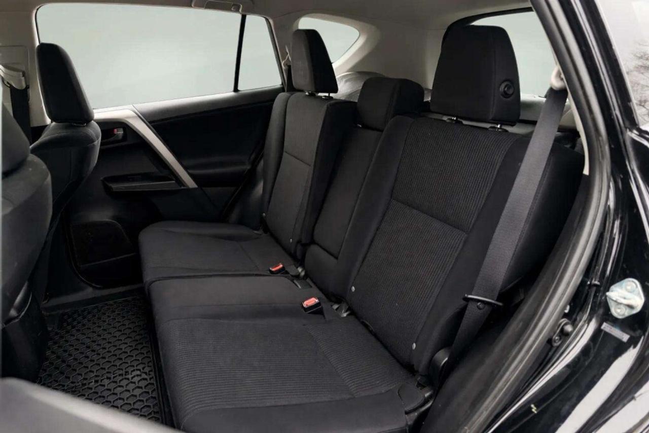 2016 Toyota RAV4 LE  All-wheel Drive Photo