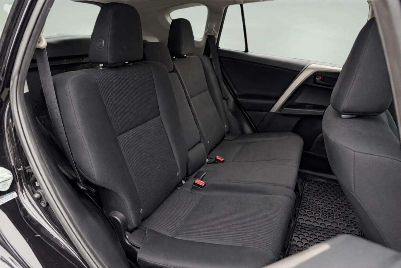 2016 Toyota RAV4 LE  All-wheel Drive Photo