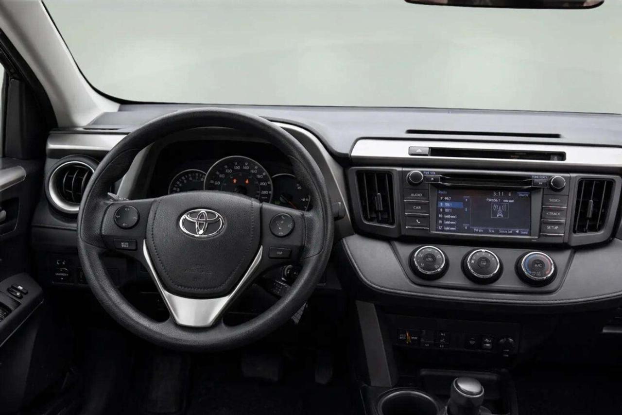 2016 Toyota RAV4 LE  All-wheel Drive Photo