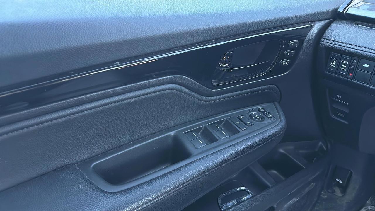 2024 Honda Odyssey Touring Auto Photo