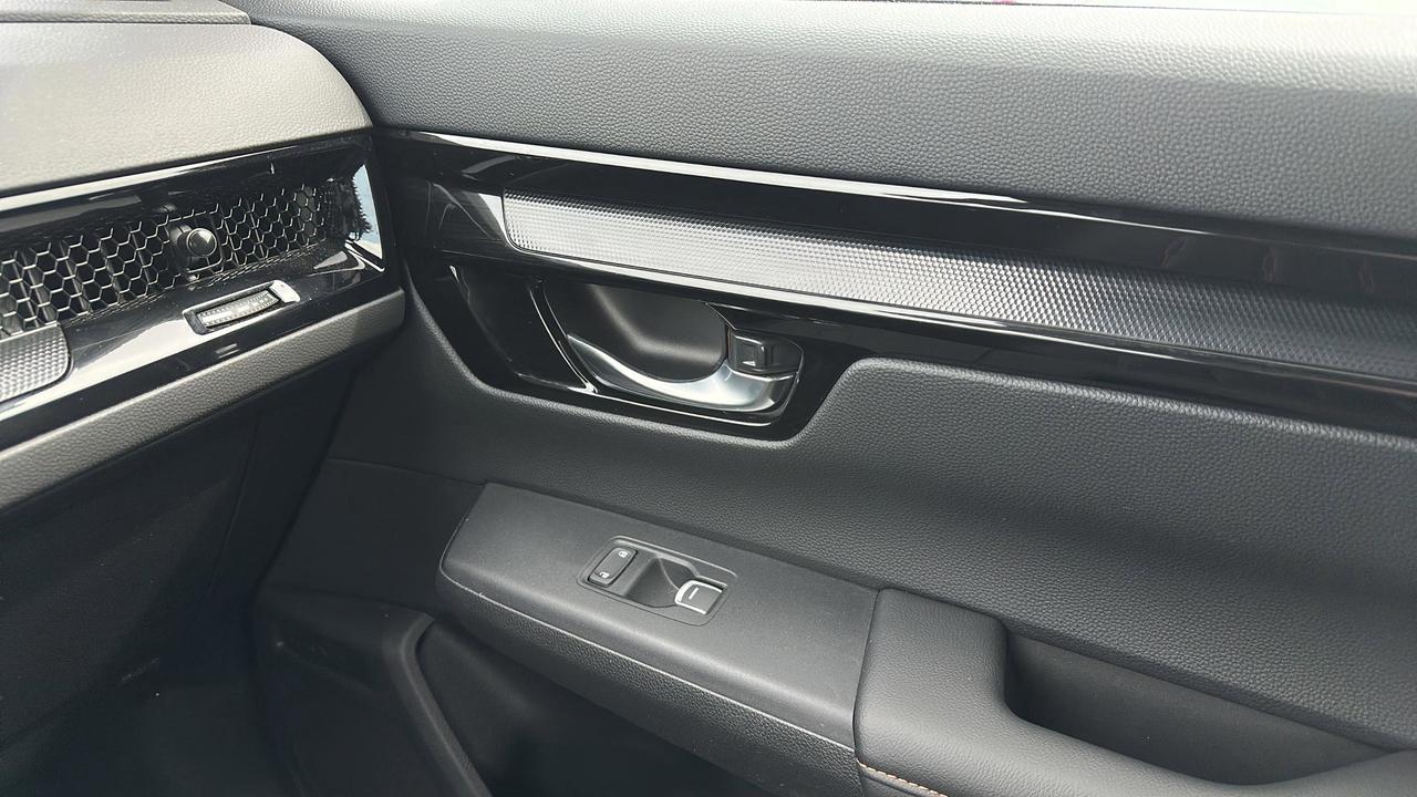 2024 Honda CR-V Hybrid Touring AWD Photo