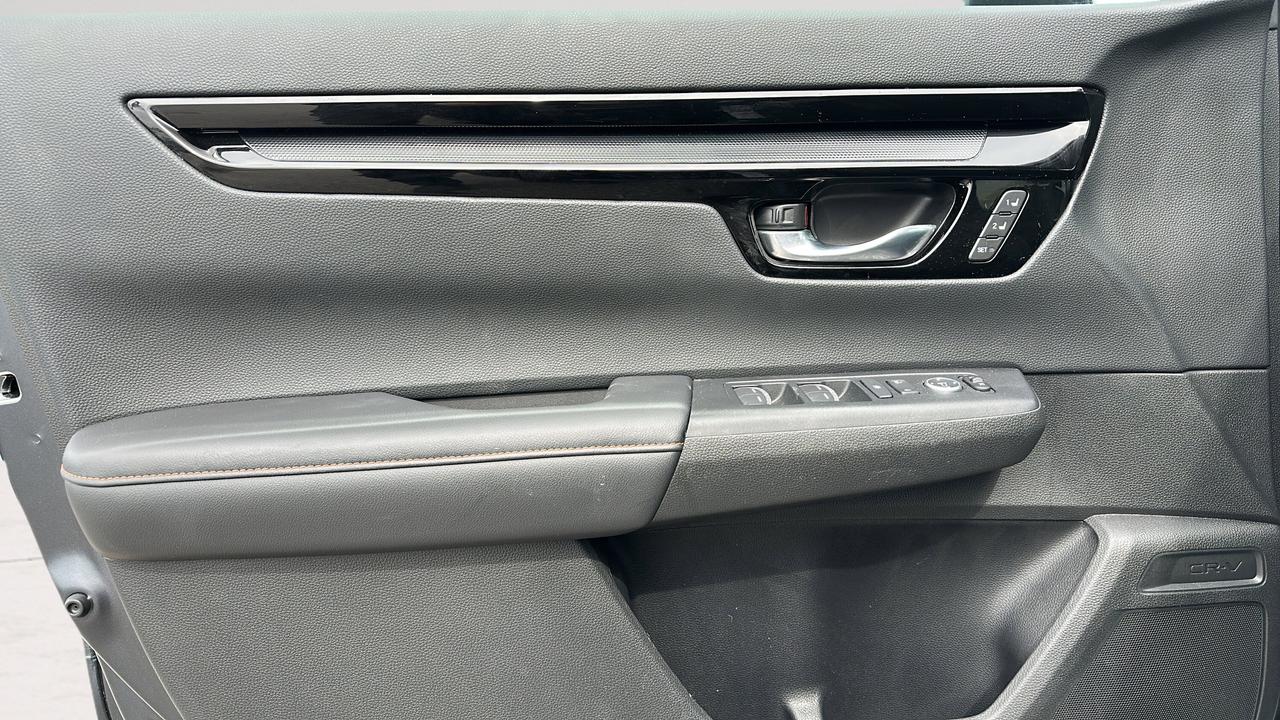 2024 Honda CR-V Hybrid Touring AWD Photo