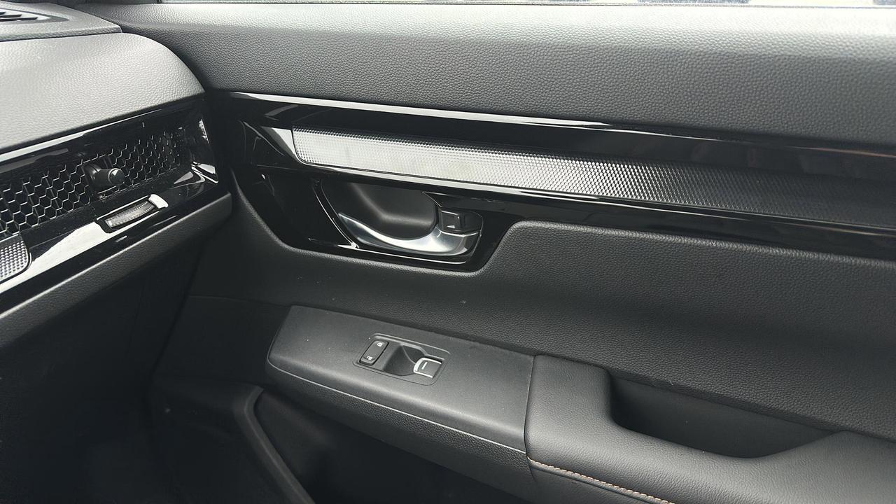 2025 Honda CR-V Hybrid Touring AWD Photo