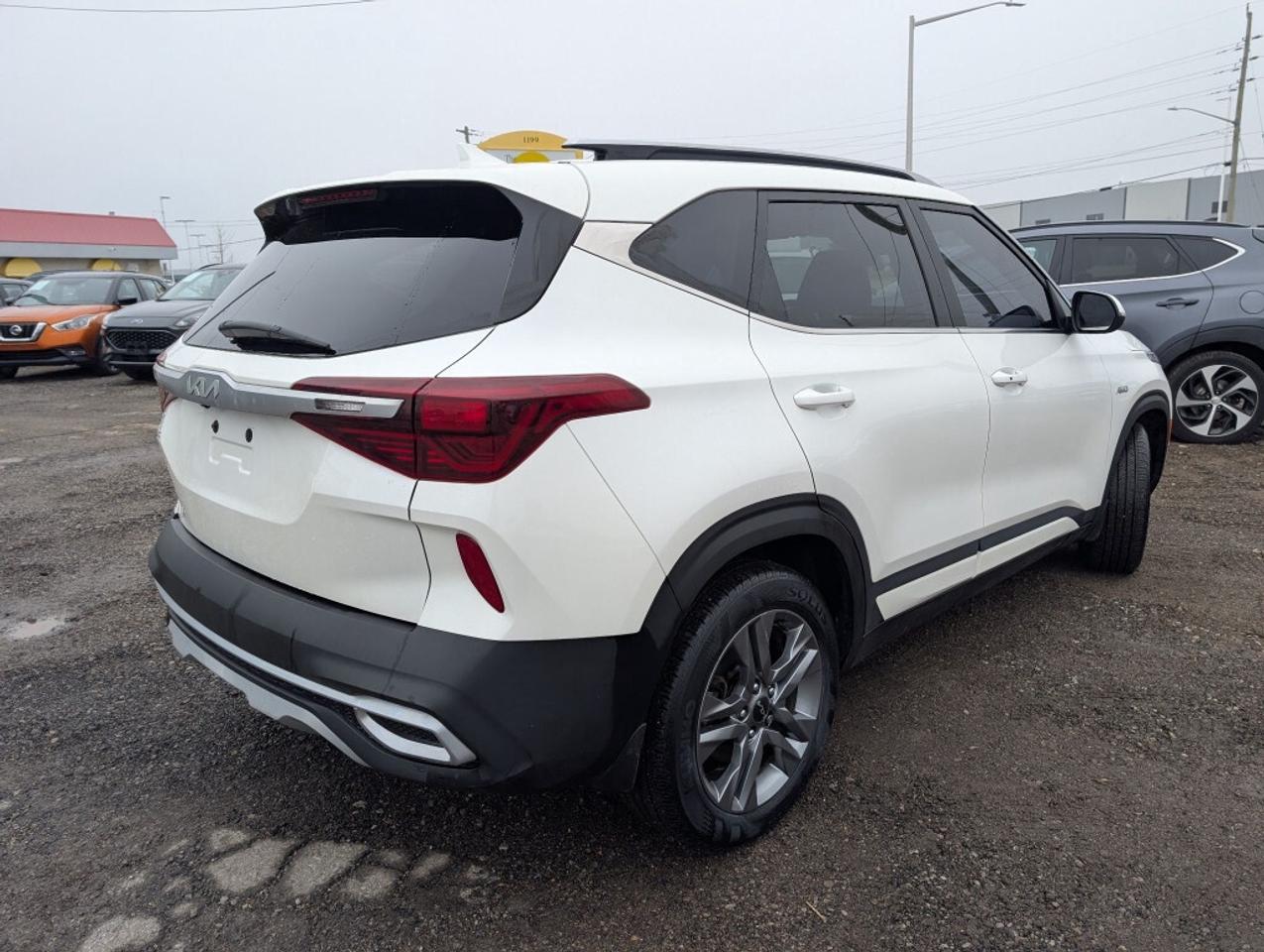 2022 Kia Seltos EX AWD   LEATHER   SUNROOF   CAMERA   HTD SEATS Photo