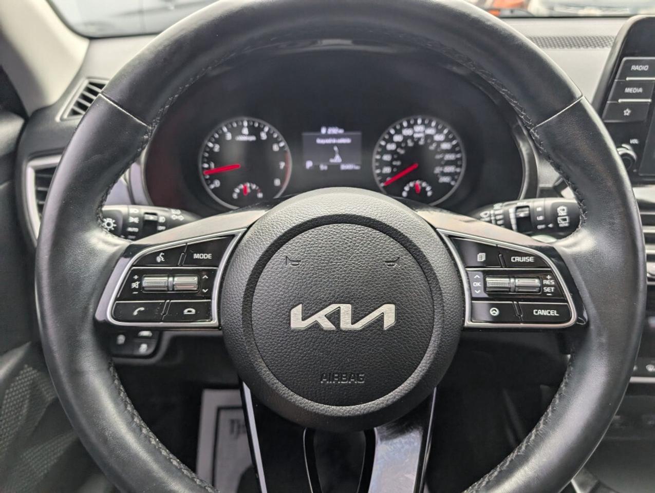 2022 Kia Seltos EX AWD   LEATHER   SUNROOF   CAMERA   HTD SEATS Photo