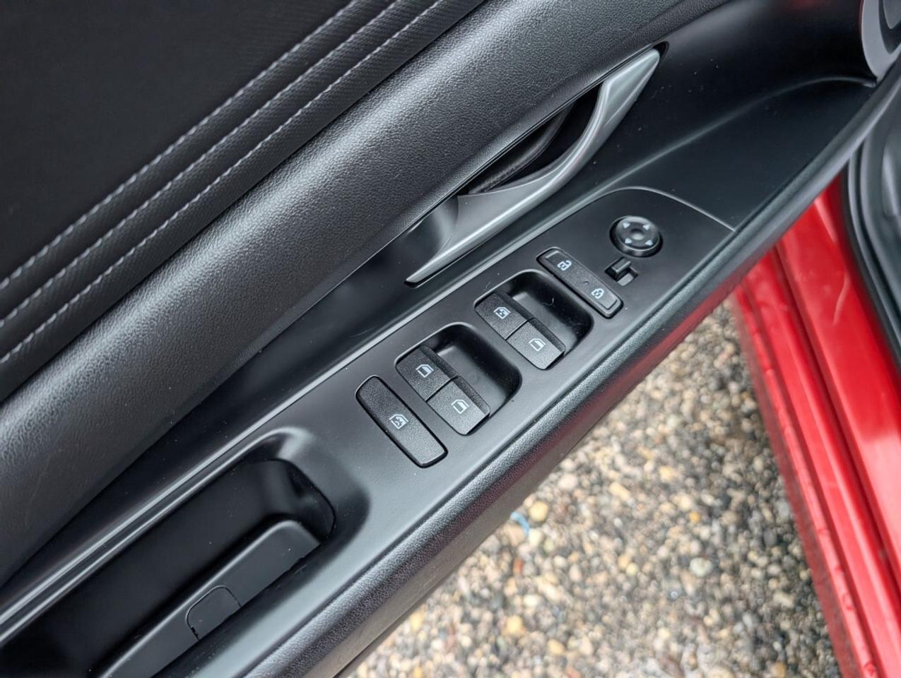 2022 Hyundai Elantra Preferred   CAMERA   LANE ASSIST   BLIND SPOT    H Photo