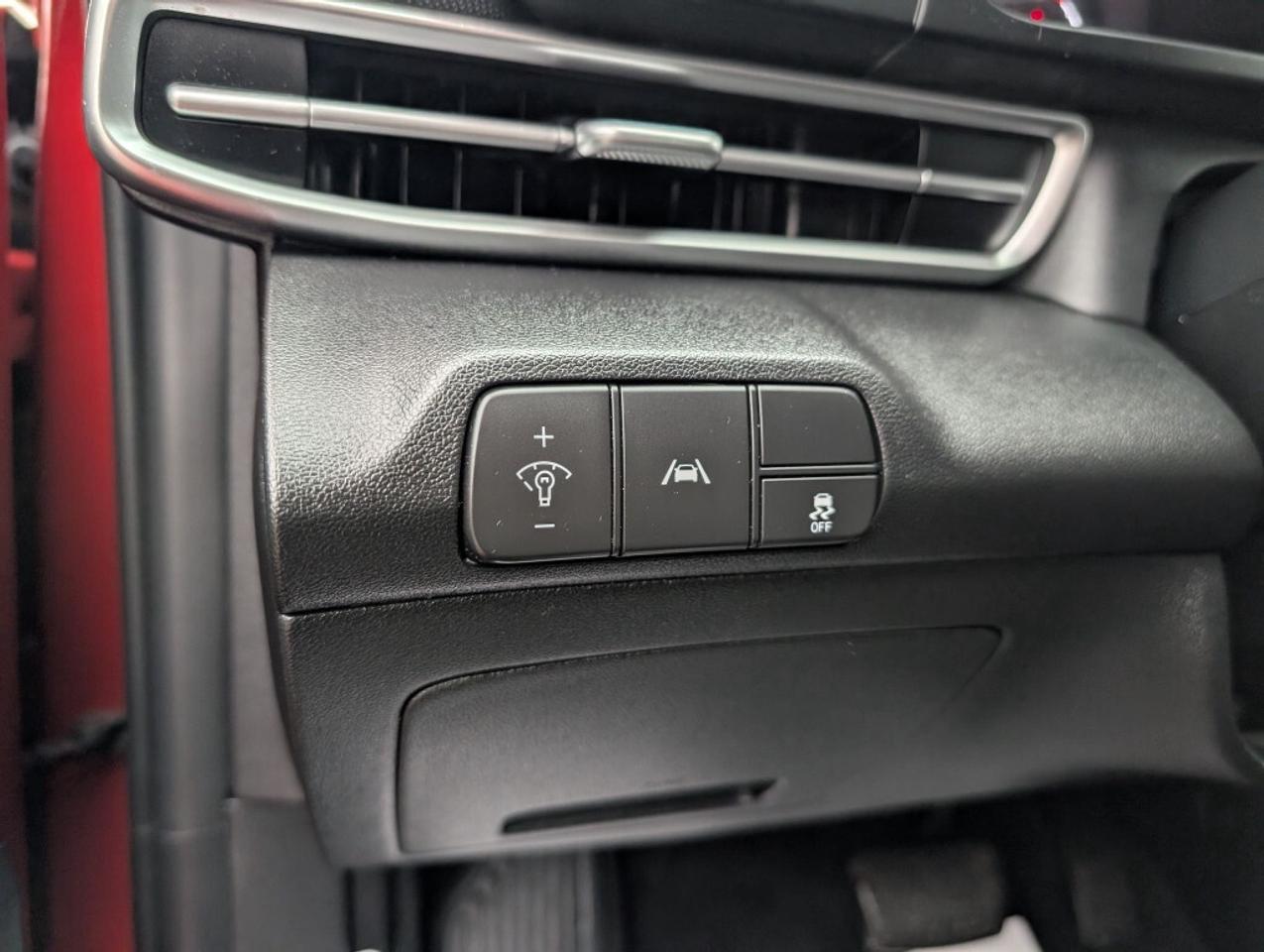 2022 Hyundai Elantra Preferred   CAMERA   LANE ASSIST   BLIND SPOT    H Photo