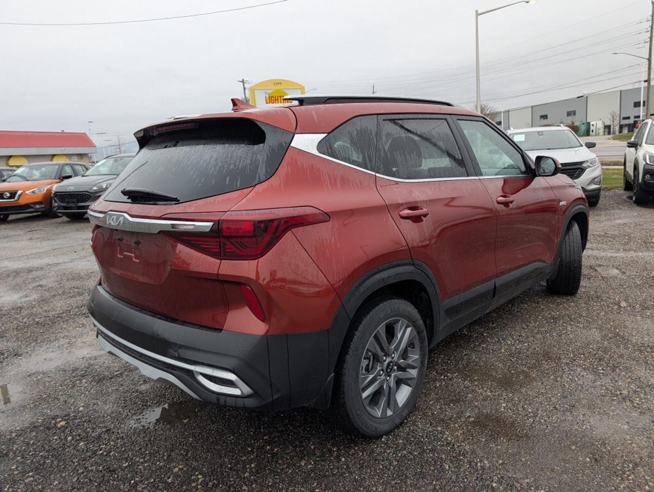 2023 Kia Seltos EX   LEATHER   SUNROOF   CAMERA   HTD SEATS Photo