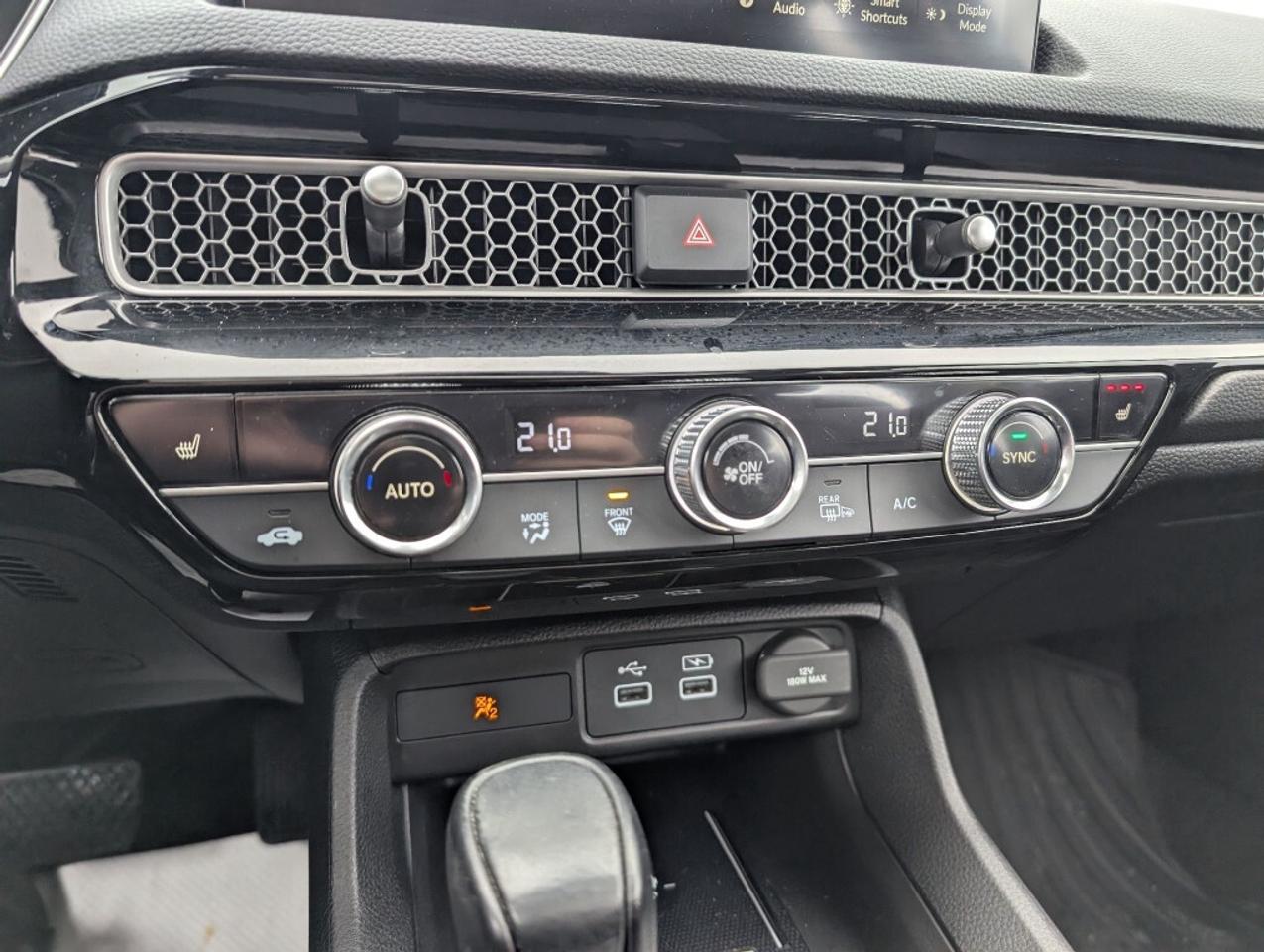 2022 Honda Civic Sedan Touring NAV LEATHER SUNROOF CAMERA Photo