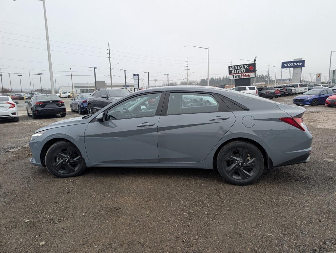 2022 Hyundai Elantra Preferred   CAMERA   LANE ASSIST   BLIND SPOT    H Photo