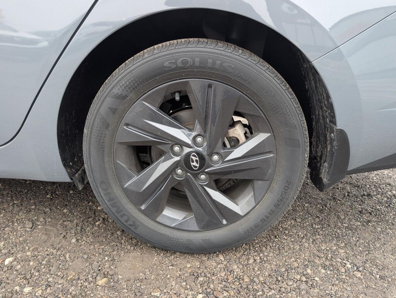 2022 Hyundai Elantra Preferred   CAMERA   LANE ASSIST   BLIND SPOT    H Photo