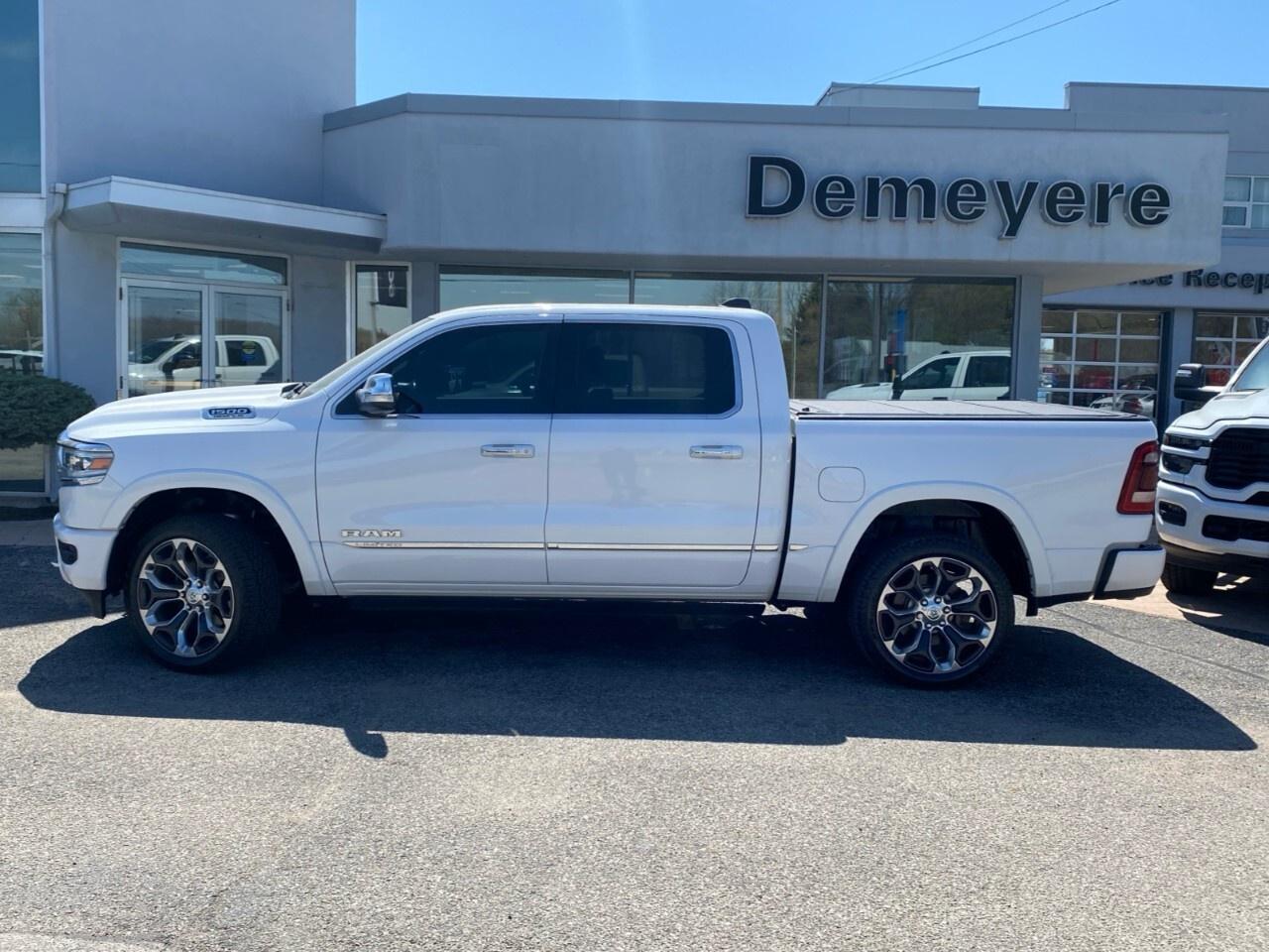 2022 RAM 1500 Limited 4x4 Crew Cab 5'7 Box Photo