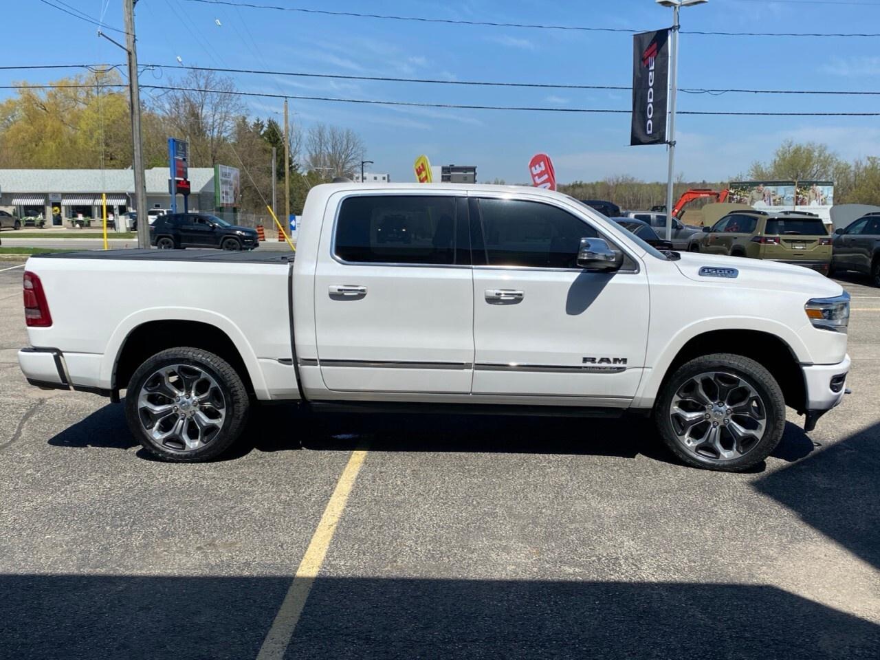 2022 RAM 1500 Limited 4x4 Crew Cab 5'7 Box Photo