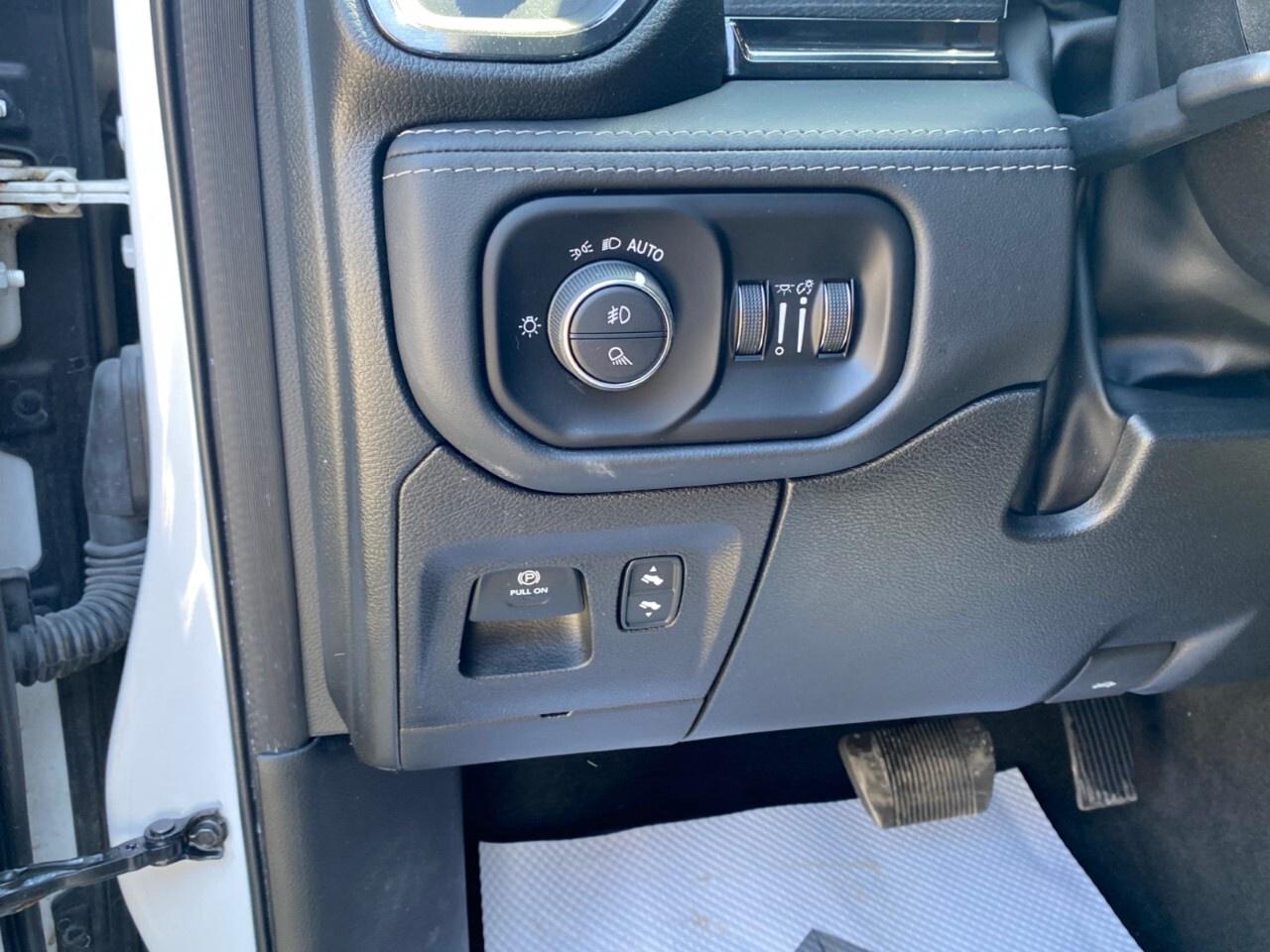 2022 RAM 1500 Limited 4x4 Crew Cab 5'7 Box Photo