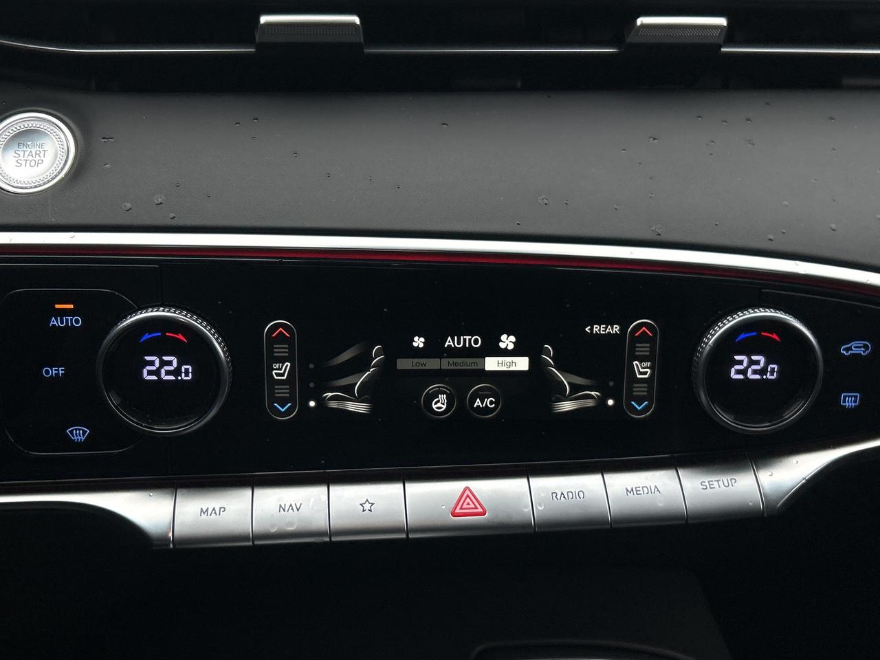 2025 Genesis GV70 2.5 ADVANCED PLUS, PANO,HEADS UP DISPLAY & 360 CAM Photo