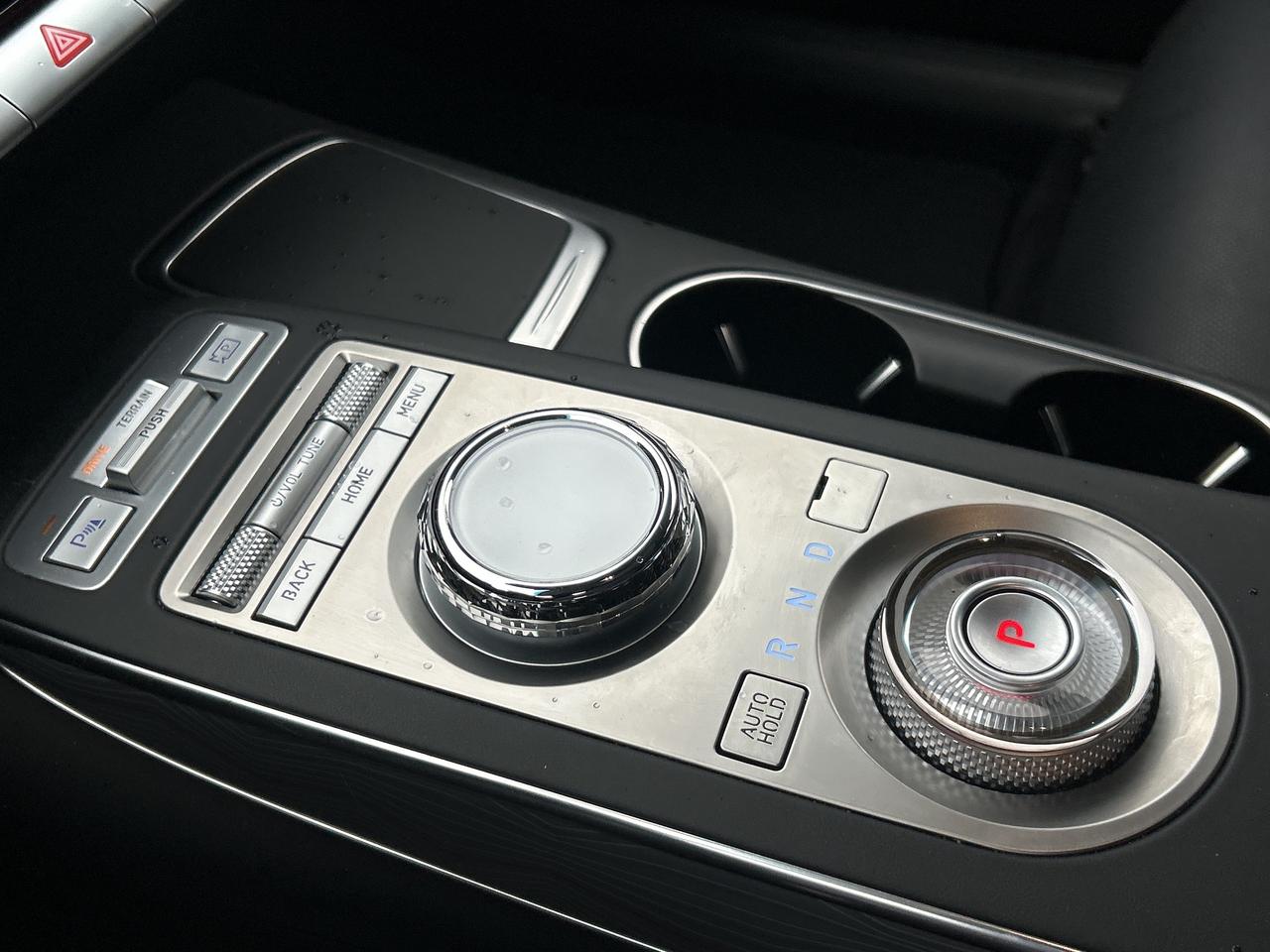 2025 Genesis GV70 2.5 ADVANCED PLUS, PANO,HEADS UP DISPLAY & 360 CAM Photo