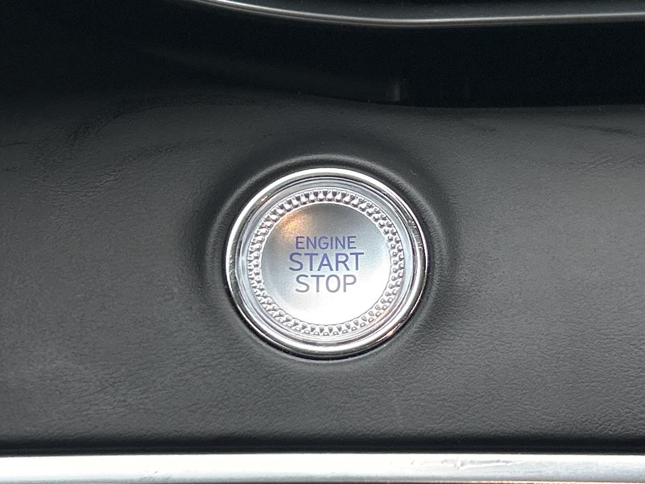 2025 Genesis GV70 2.5 ADVANCED PLUS, PANO,HEADS UP DISPLAY & 360 CAM Photo