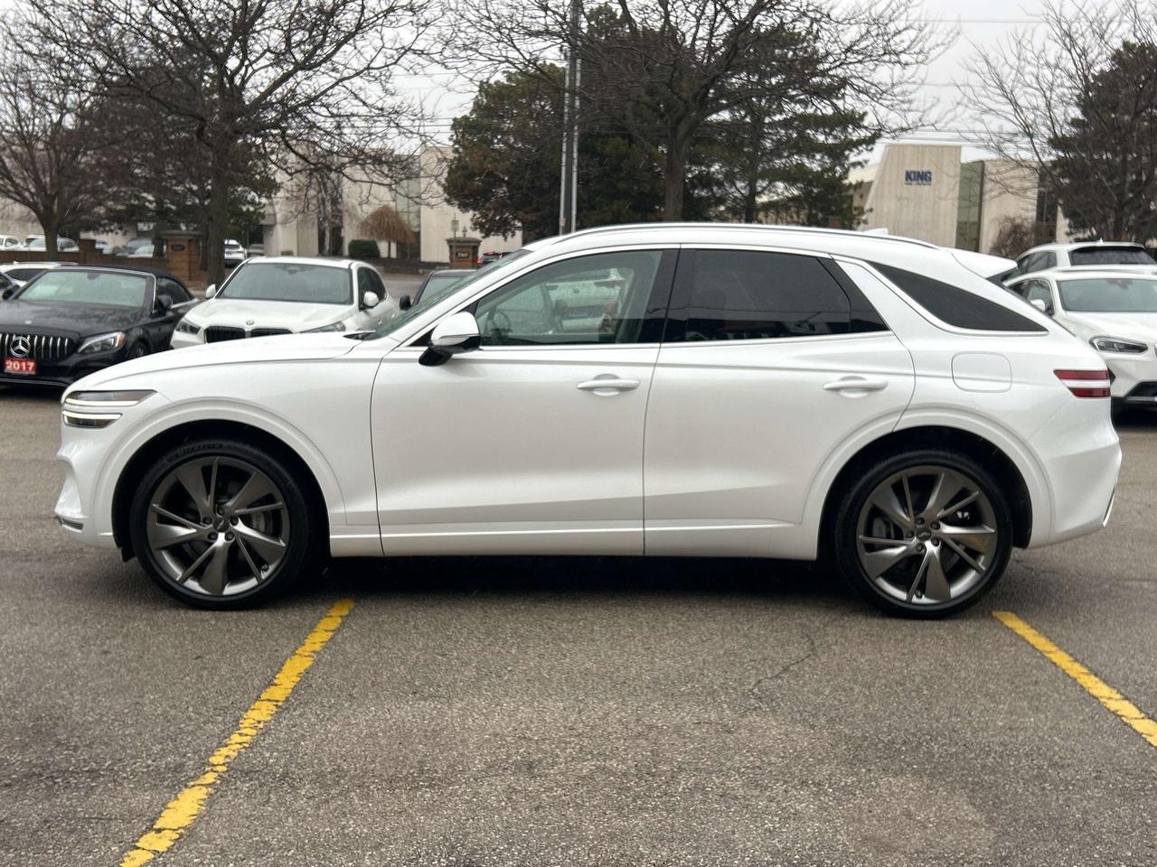 2025 Genesis GV70 2.5 ADVANCED PLUS, PANO,HEADS UP DISPLAY & 360 CAM Photo