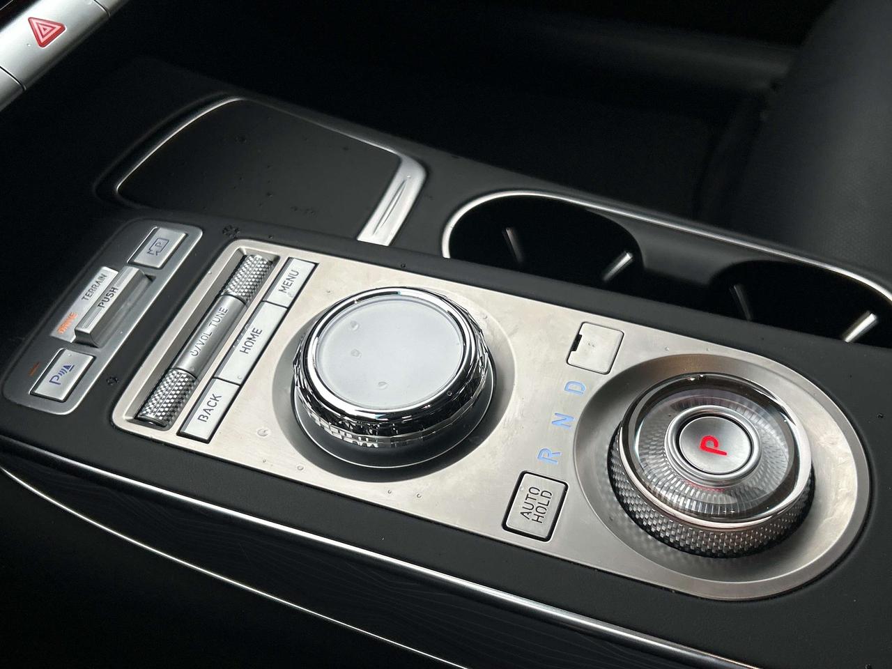 2025 Genesis GV70 2.5 ADVANCED PLUS, PANO,HEADS UP DISPLAY & 360 CAM Photo