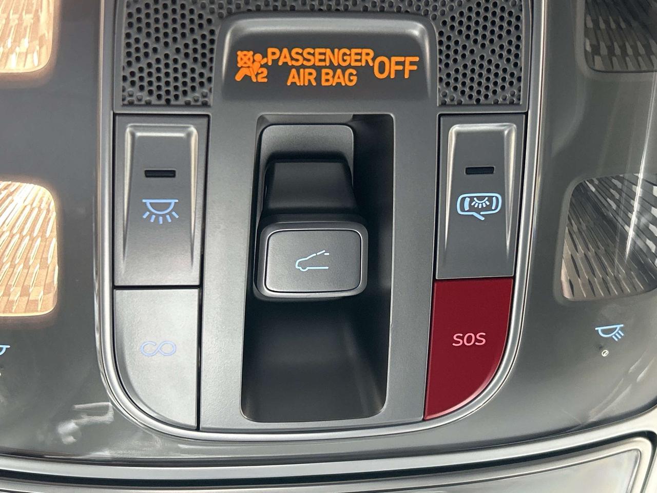 2025 Genesis GV70 2.5 ADVANCED PLUS, PANO,HEADS UP DISPLAY & 360 CAM Photo